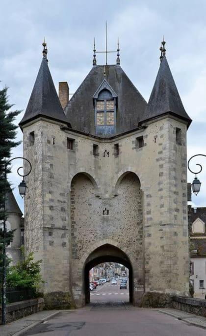 La Demeure De Margot - 24 Couchages Villa Villeneuve-sur-Yonne Екстериор снимка