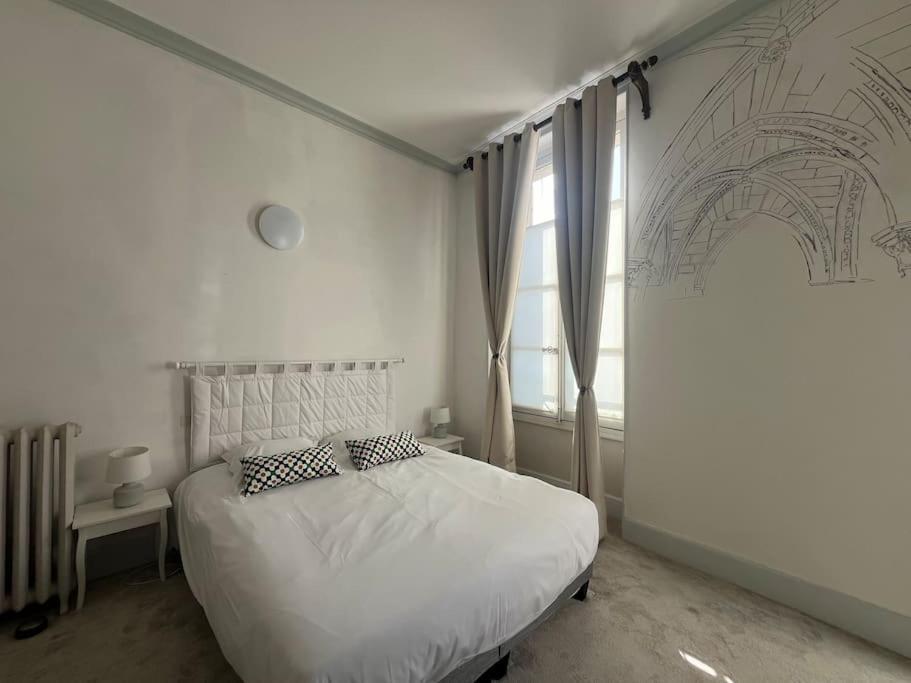 La Demeure De Margot - 24 Couchages Villa Villeneuve-sur-Yonne Екстериор снимка
