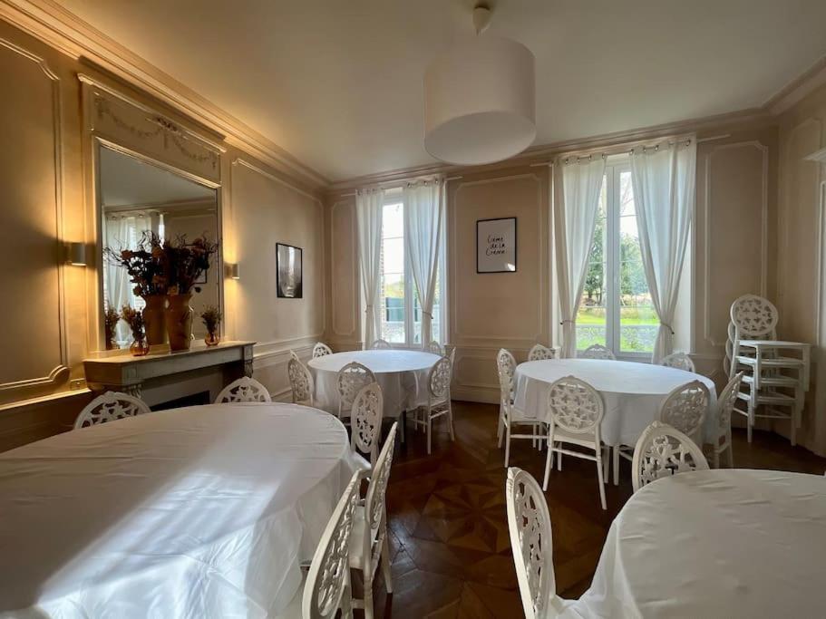 La Demeure De Margot - 24 Couchages Villa Villeneuve-sur-Yonne Екстериор снимка