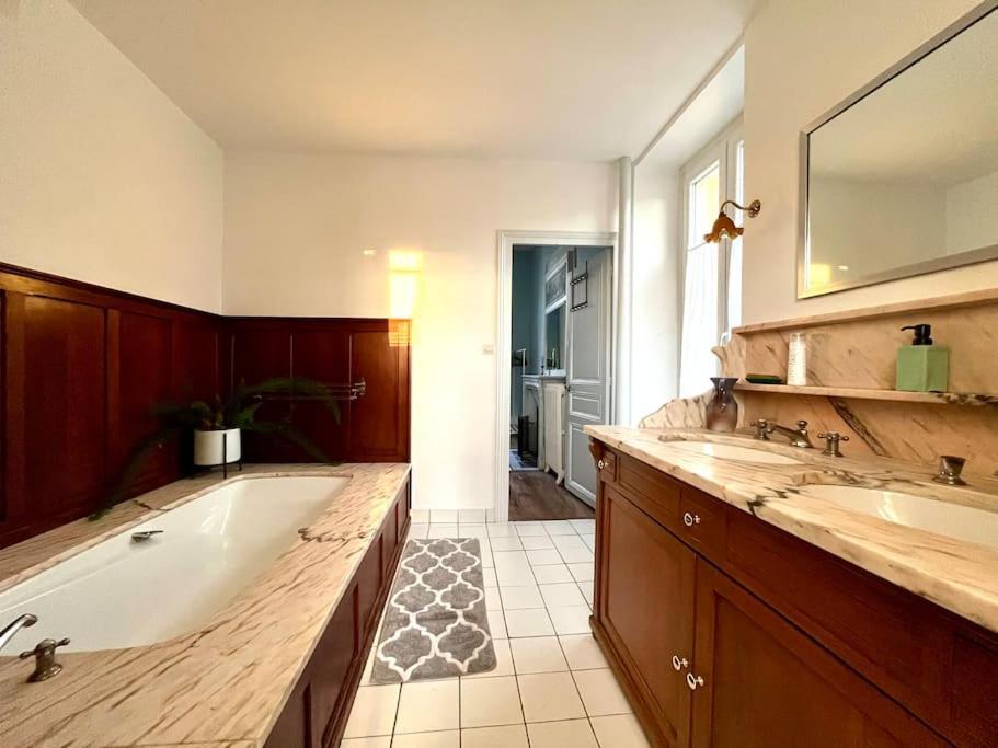 La Demeure De Margot - 24 Couchages Villa Villeneuve-sur-Yonne Екстериор снимка