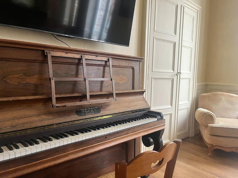 La Demeure De Margot - 24 Couchages Villa Villeneuve-sur-Yonne Екстериор снимка