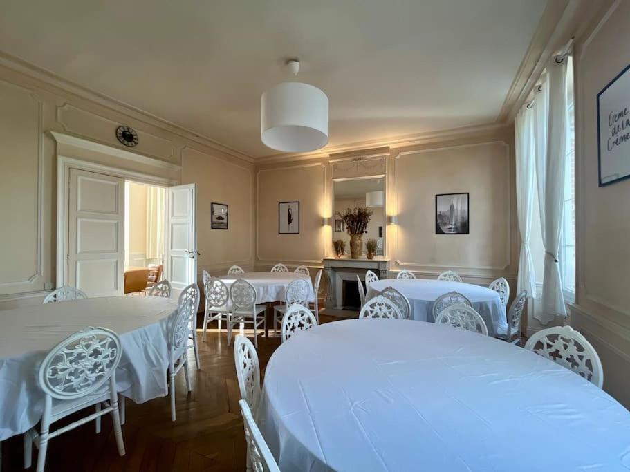 La Demeure De Margot - 24 Couchages Villa Villeneuve-sur-Yonne Екстериор снимка