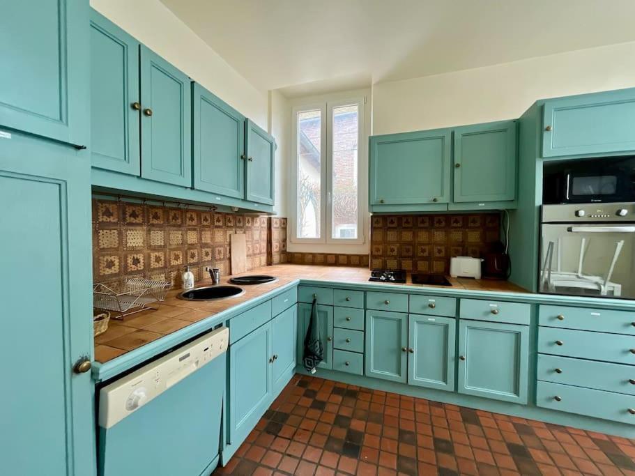 La Demeure De Margot - 24 Couchages Villa Villeneuve-sur-Yonne Екстериор снимка