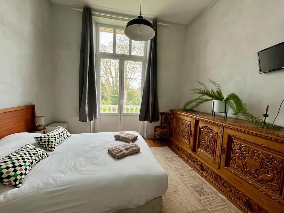La Demeure De Margot - 24 Couchages Villa Villeneuve-sur-Yonne Екстериор снимка