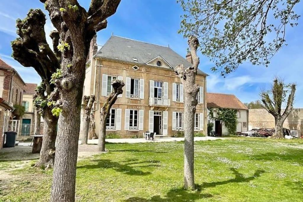 La Demeure De Margot - 24 Couchages Villa Villeneuve-sur-Yonne Екстериор снимка